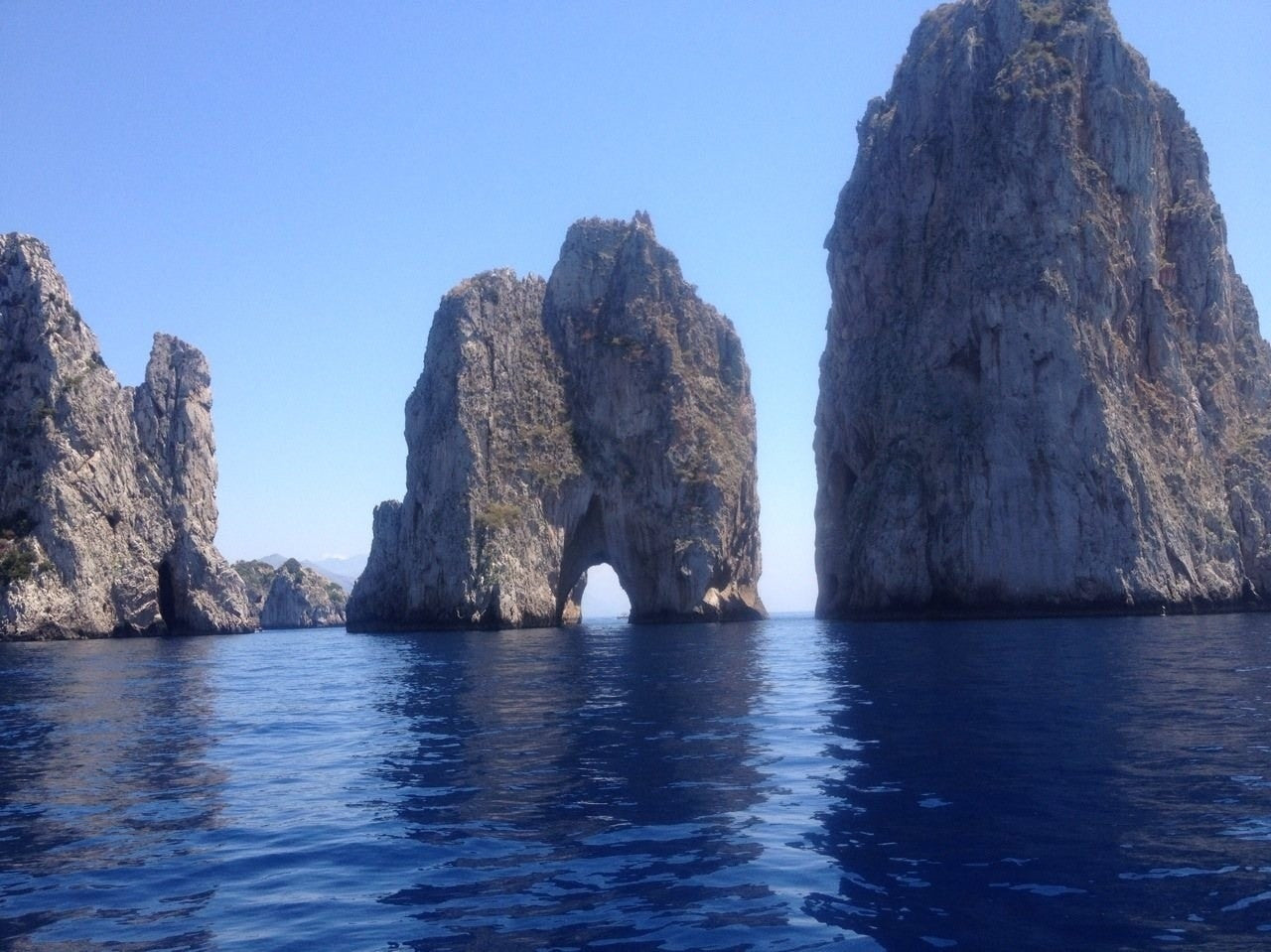 Des-tea-nation Capri